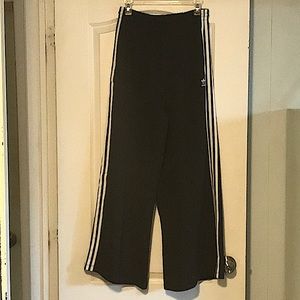 BNWT Adidas Originals Women's Primeblue Relaxed Wide Leg Pants